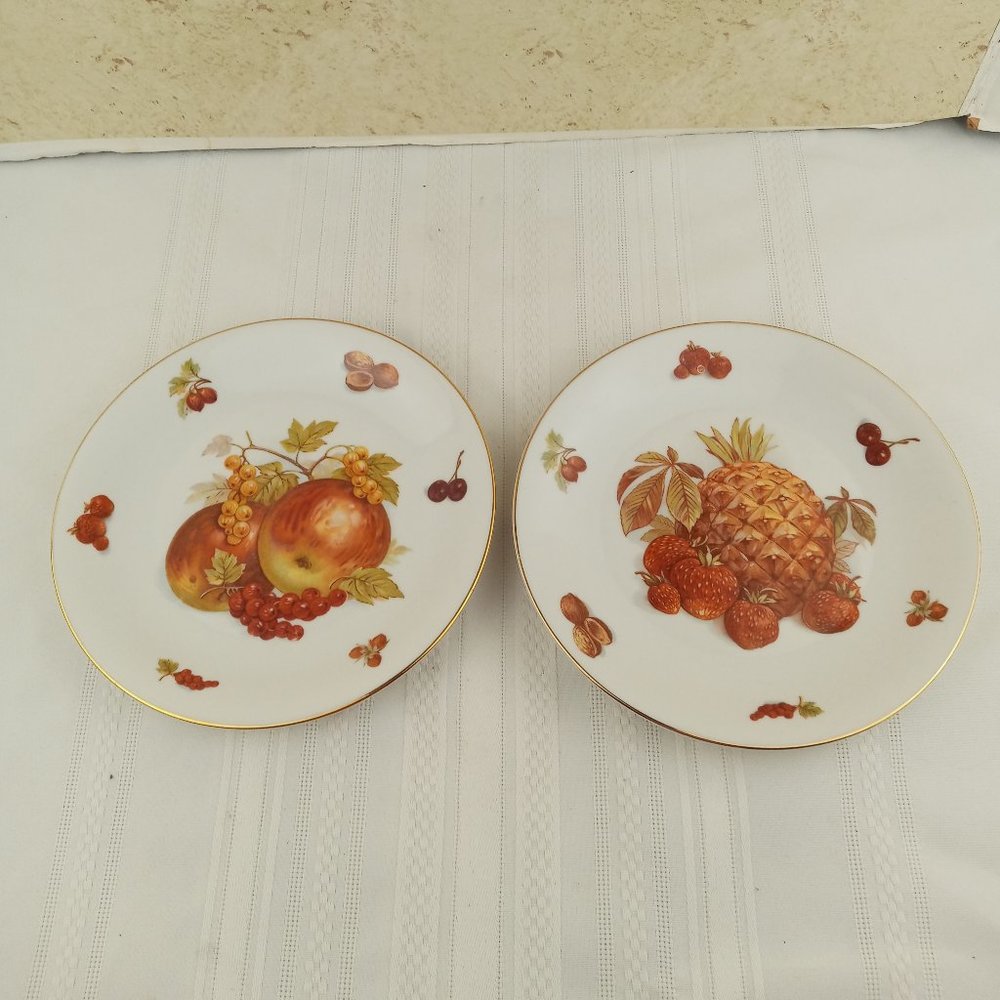 Vintage Seltmann Weider K Bavaria Fruit & Nut Design Plates 7-5/8" Set of 2
